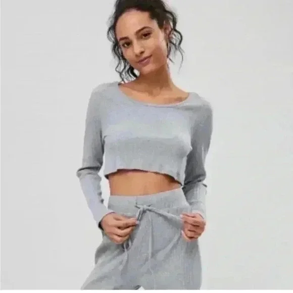 Zaful Sports Cropped hooded gray long sleeve top and free pants leggings size 8 - Picture 2 of 11